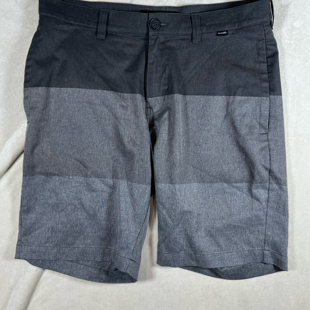 Travis Mathew 32W Performance Stretch Gradient Gray Golf Chino Stretch Shorts